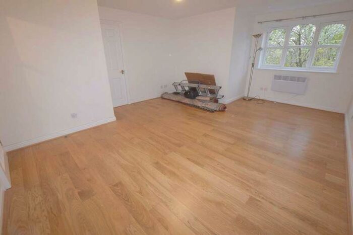2 Bedroom Flat To Rent In Vanderville Gardens, East Finchley, London, N2