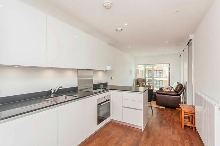 1 Bedroom Flat To Rent In Victory Parade, Woolwich, London, SE18