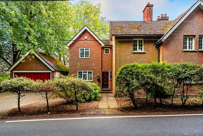 3 Bedroom Semi-Detached House For Sale In Whitley Row, Wheatsheaf Hill, Goathurst Common, Ide Hill, Sevenoaks, Kent, TN14