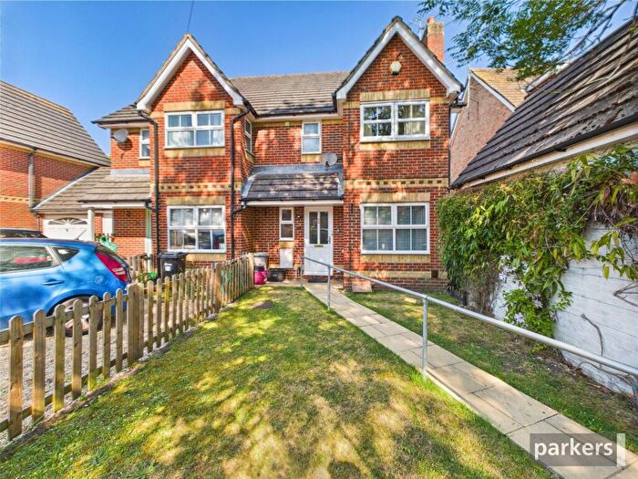 3 Bedroom Semi-Detached House For Sale In Headley Close, Woodley, Reading, Berkshire, RG5