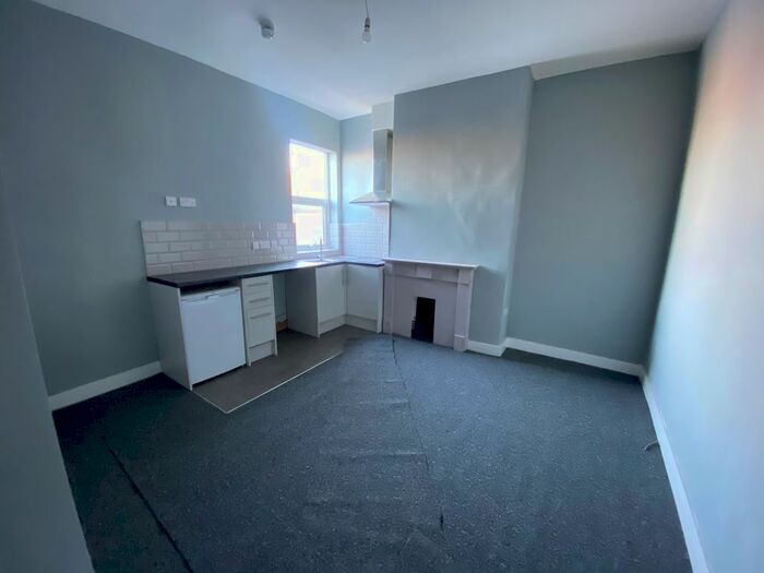 Studio To Rent In Bridge Street, Walsall, WS1