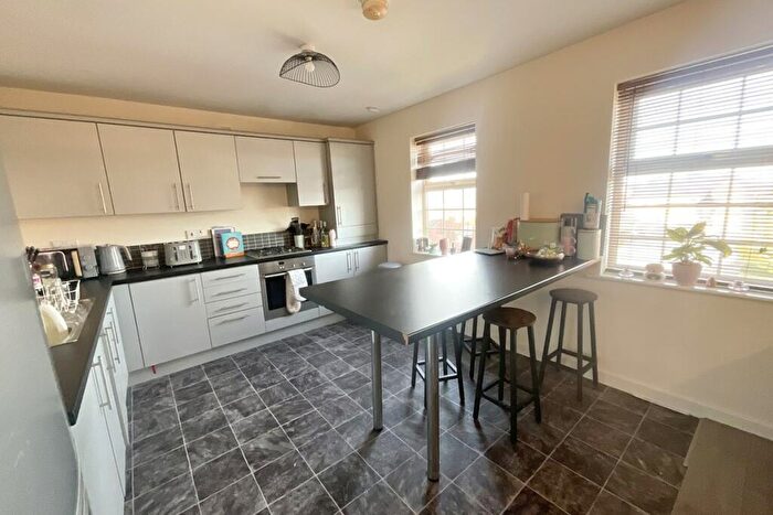 2 Bedroom Flat For Sale In Lambrell Avenue, Kiveton Park, Sheffield, S26