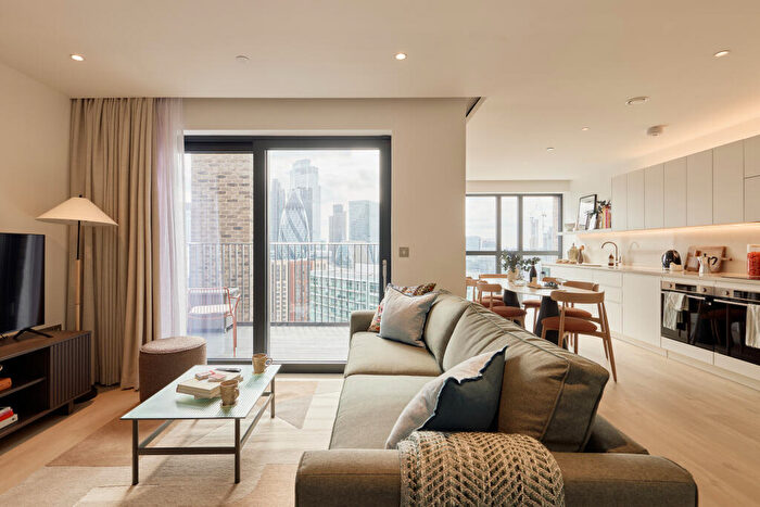 3 Bedroom Apartment To Rent In New Drum Street, Tower Hamlets, London, E1