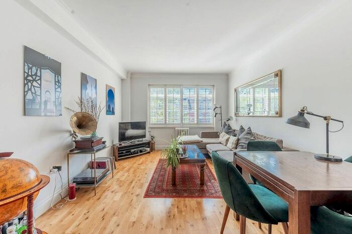 2 Bedroom Flat To Rent In Redcliffe Close, Earls Court, London, SW5