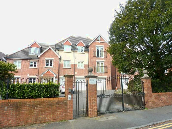 2 Bedroom Apartment To Rent In Wimborne Road, Bournemouth, BH2