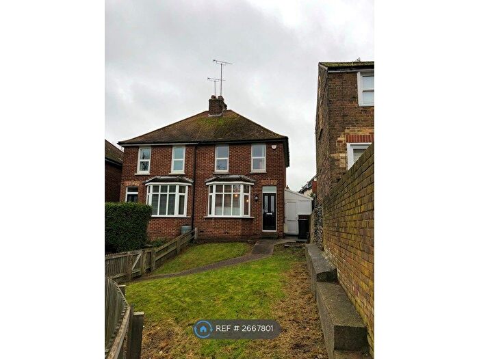 2 Bedroom Semi Detached House To Rent In Vale Square, Ramsgate, CT11