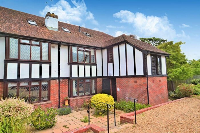 2 Bedroom Flat To Rent In Storrington, West Sussex, RH20