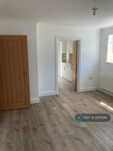 1 Bedroom Flat To Rent In Mcfadden Court, London, N2