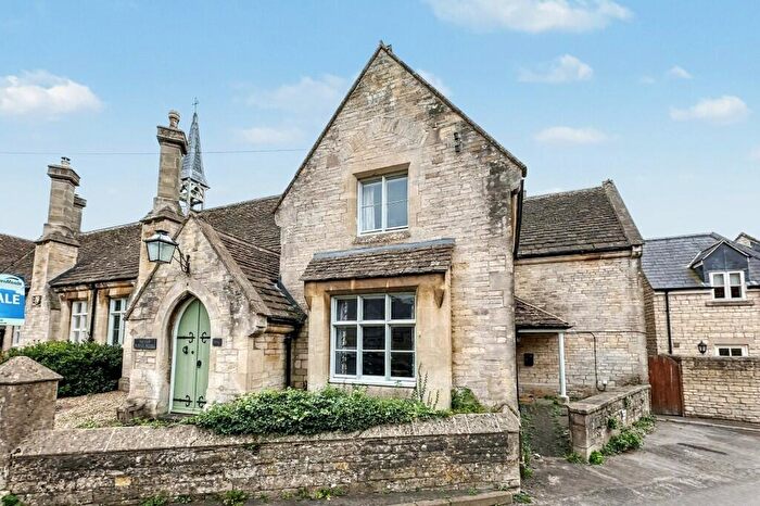 3 Bedroom Cottage For Sale In The Old School House, Marshfield, SN14