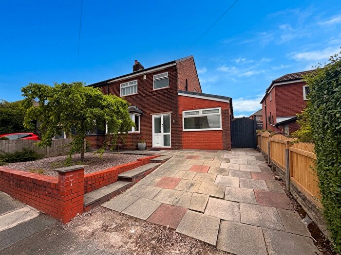 3 Bedroom Semi Detached House For Sale In Meadow Way, Blackrod, Bolton, Greater Manchester, BL6