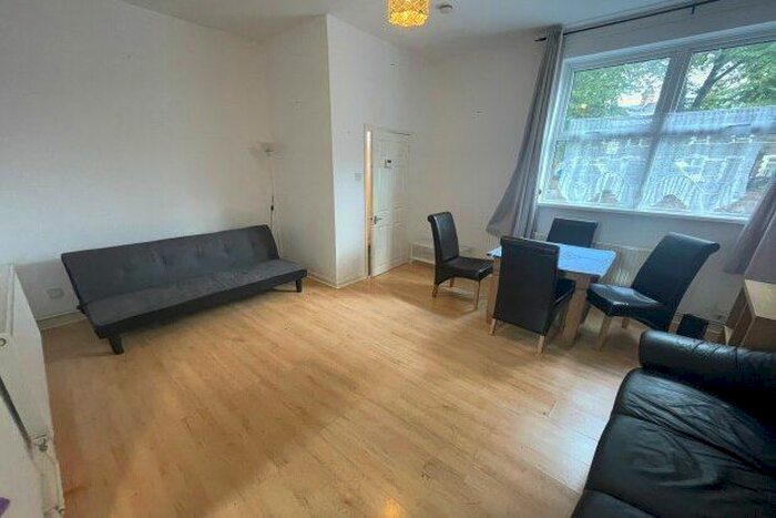 1 Bedroom Flat To Rent In Adamsdown Square, Cardiff, CF24
