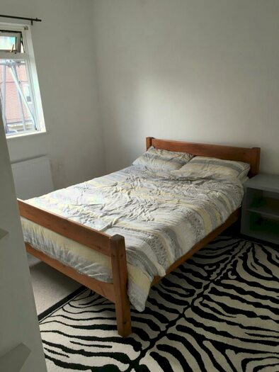3 Bedroom House To Rent In Bedroom Terraced House &# Ibbott Street, Bow, E1