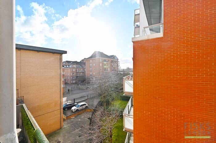 1 Bedroom Apartment For Sale In Westferry Road, London, E14