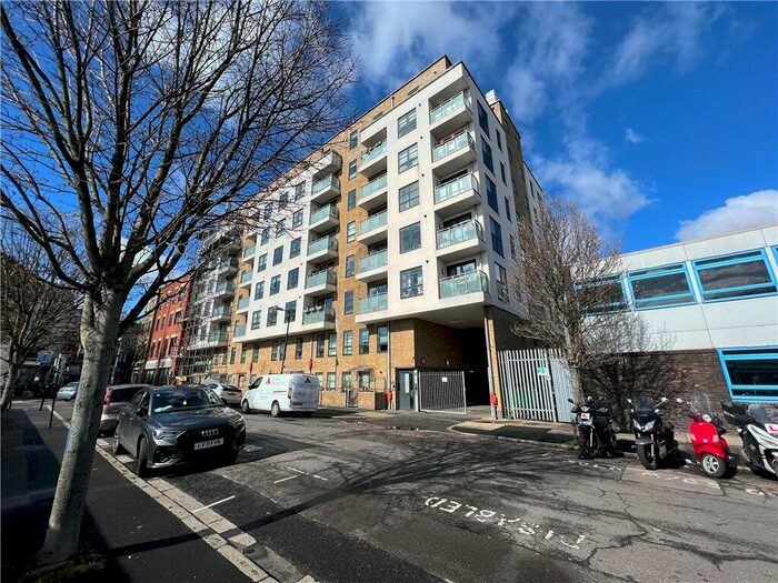 2 Bedroom Apartment To Rent In Bournemouth Road, London, SE15
