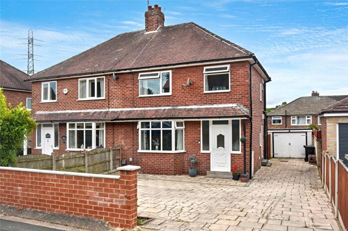 3 Bedroom Semi-Detached House For Sale In Lyndale, Kippax, Leeds, West Yorkshire, LS25