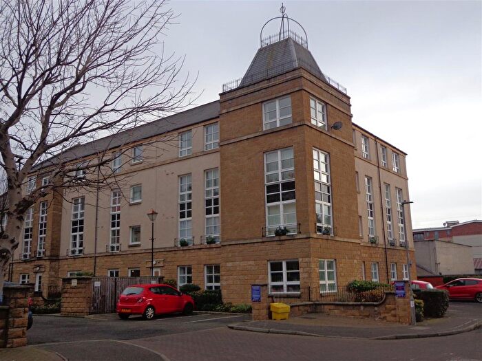 3 Bedroom Property To Rent In Blandfield, Edinburgh, EH7