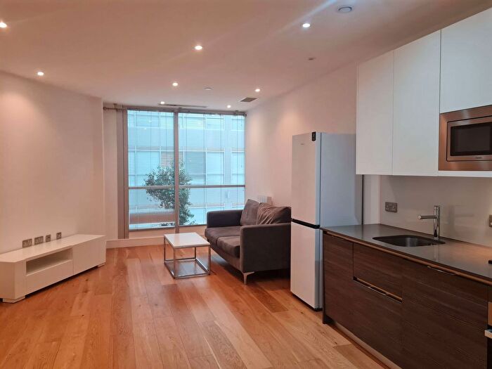 1 Bedroom Flat To Rent In Staines Road, Hounslow, TW3