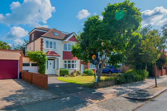 5 Bedroom Link Detached House To Rent In Fairfax Road, Teddington, Middlesex TW11