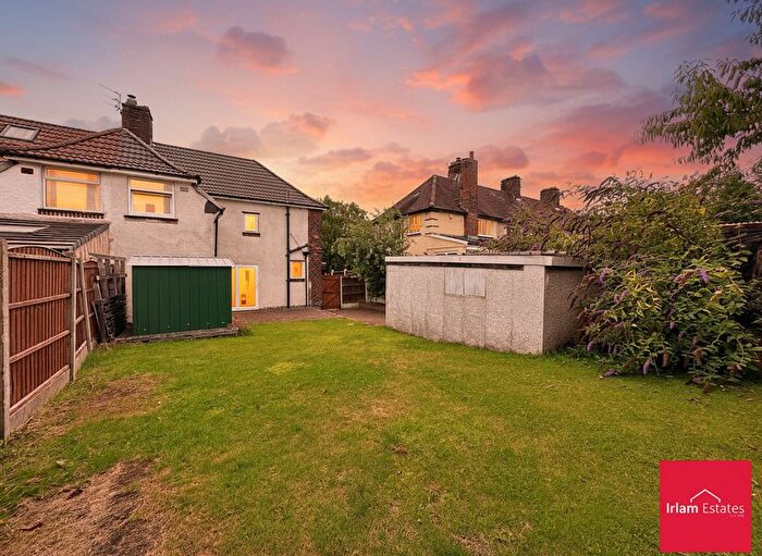 3 Bedroom Semi-Detached House For Sale In Liverpool Road, Irlam, M44