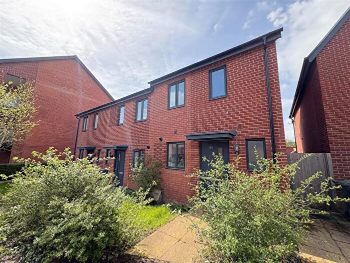 2 Bedroom End Of Terrace House For Sale In Bluebell Way, Whiteley, PO15