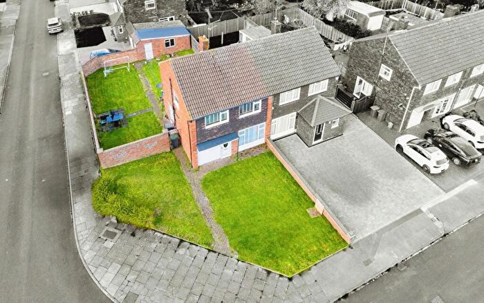 3 Bedroom Semi Detached House For Sale In Stanmore Crescent, Luton, Bedfordshire, LU3