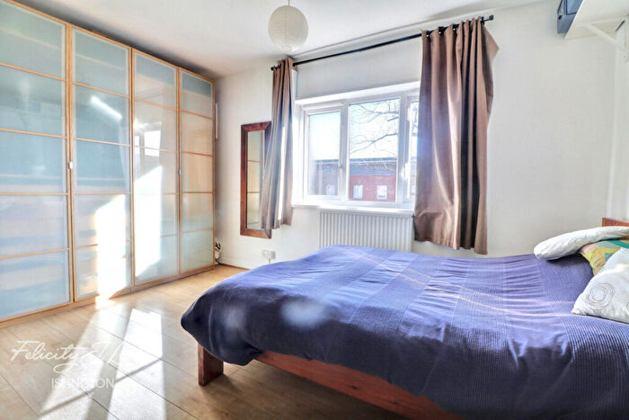 2 Bedroom Apartment To Rent In Nightingale Road, London, N1