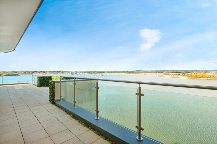 3 Bedroom Flat For Sale In Aqua, Lifeboat Quay, Poole, BH15