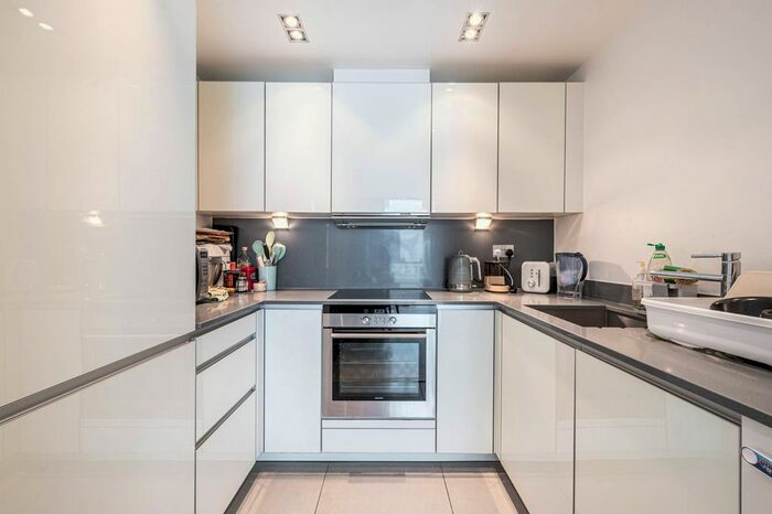 1 Bedroom Flat To Rent In Leman Street, Aldgate, London, E1
