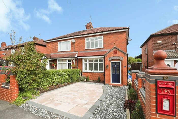 2 Bedroom Semi Detached House For Sale In Hallshaw Avenue, Cheshire, CW1