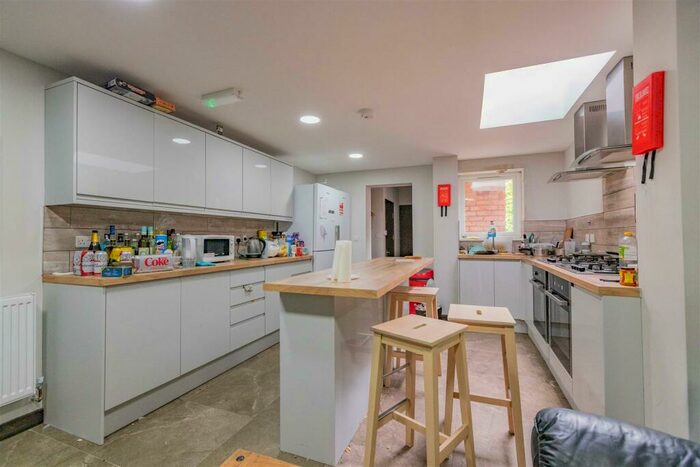 6 Bedroom House To Rent In Alton Road, Birmingham, B29