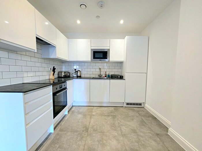 1 Bedroom Flat To Rent In Wellstones, Watford, WD17