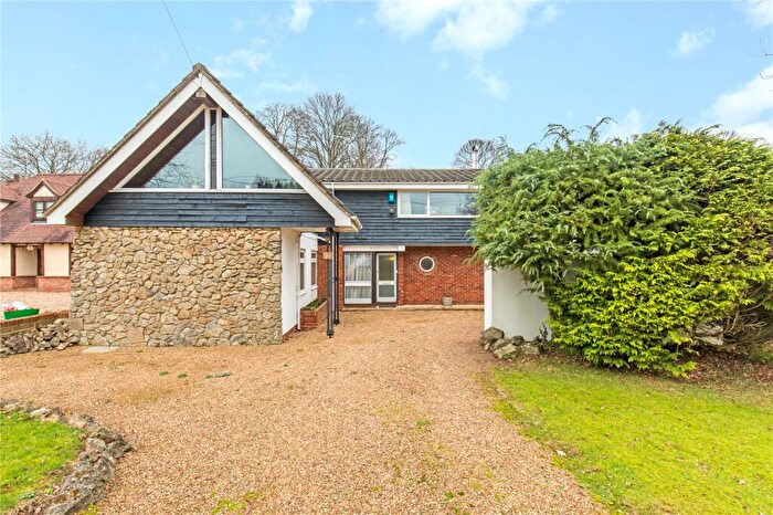 4 Bedroom Bungalow For Sale In Willow Walk, Culverstone, Meopham, Kent, DA13