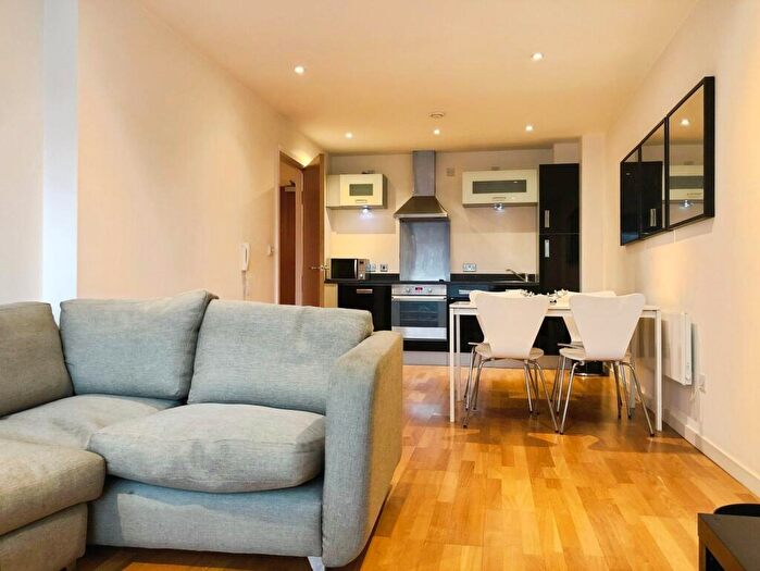 1 Bedroom Flat To Rent In Gateway South, Marsh Lane, Leeds, LS9