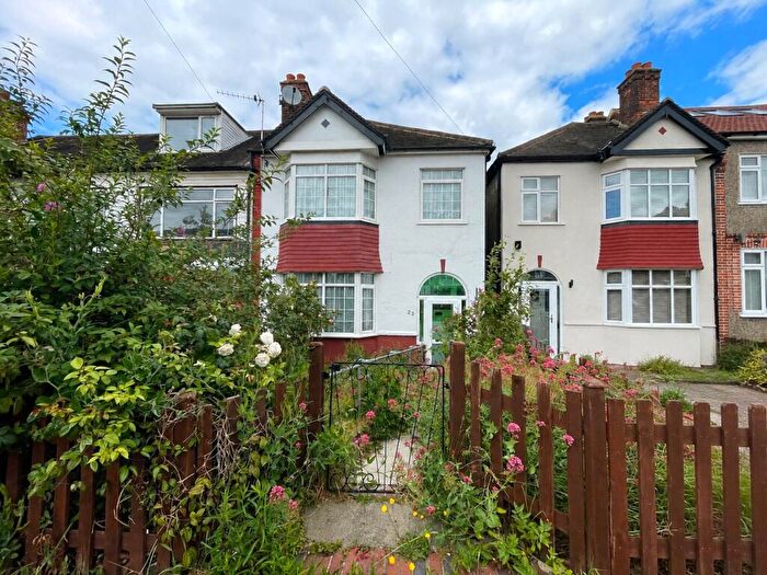 3 Bedroom Terraced House For Sale In Penderry Rise, London, SE6