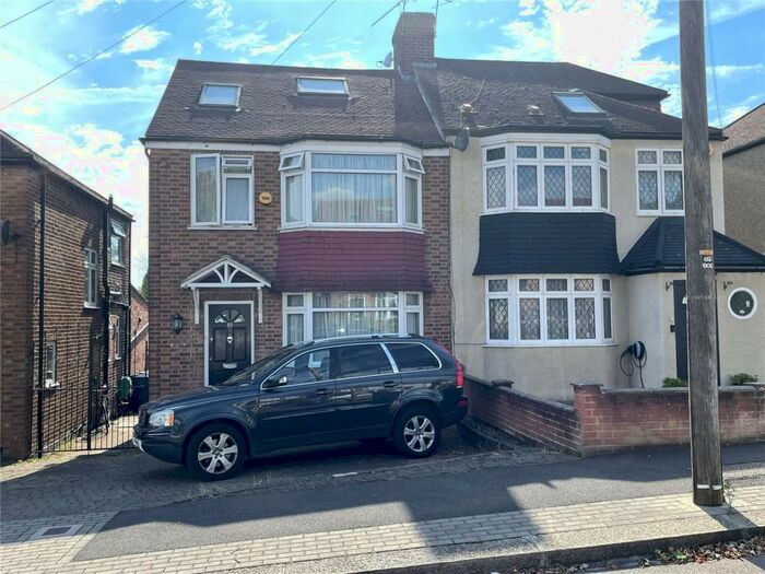 4 Bedroom Semi-Detached House To Rent In Sherrards Way, Barnet, Hertfordshire, EN5