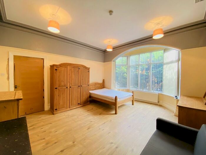 1 Bedroom House To Rent In Wellington Road South, Stockport, SK2