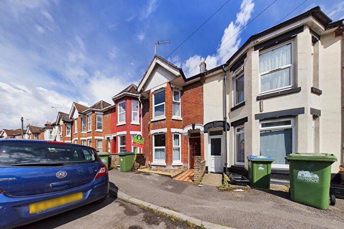 3 Bedroom Private Halls To Rent In Thackeray Road, Southampton, SO17