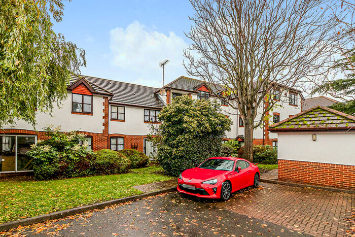 1 Bedroom Flat To Rent In Lenelby Road, Surbiton, KT6