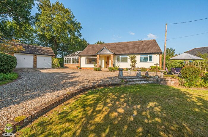 4 Bedroom Detached House For Sale In Hollybush Lane, West Heath, Baughurst, Tadley, RG26