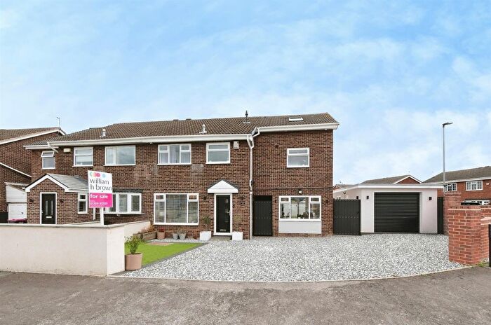 4 Bedroom Semi-Detached House For Sale In Packwood Close, Maltby, Rotherham, S66