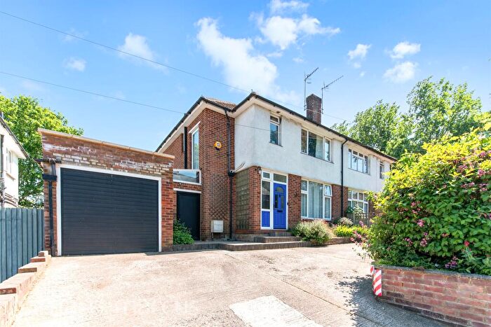 3 Bedroom Semi Detached House For Sale In Barfields, Bletchingley, Redhill, RH1