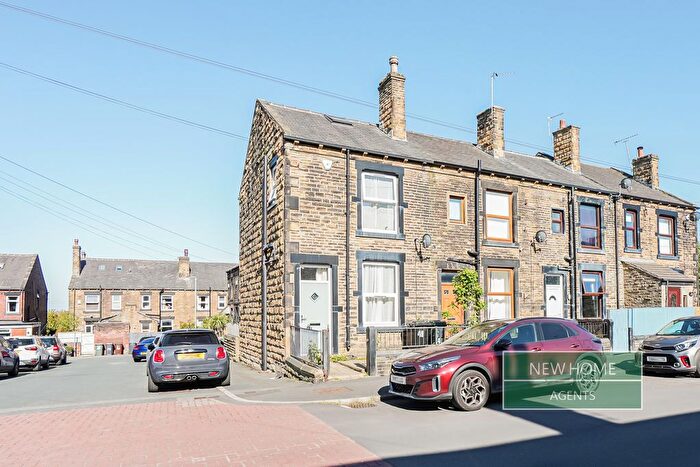 2 Bedroom End Of Terrace House For Sale In Springfield Lane, Morley, Leeds, LS27