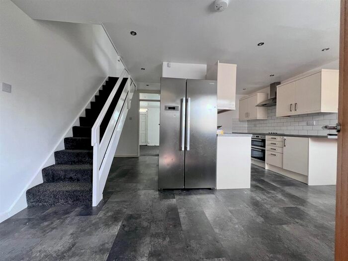 3 Bedroom End Of Terrace House To Rent In Portsea Close, Cheylesmore, Coventry, CV3