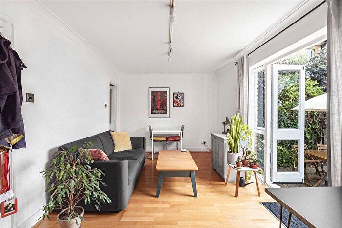 1 Bedroom Maisonette For Sale In Elderwood Place, London, SE27