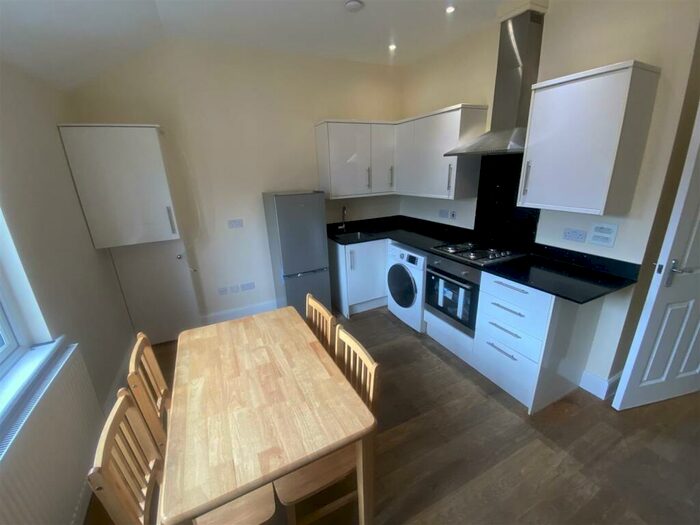 1 Bedroom Flat To Rent In Silver Street, Edmonton, N18
