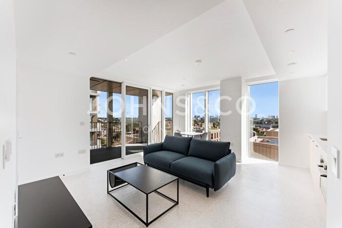 1 Bedroom Flat To Rent In Bouchon Point, , Cendal Crescent, Tower Hamlets, London, E1
