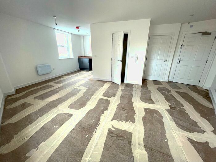 Studio To Rent In Town Centre, Taunton, TA1