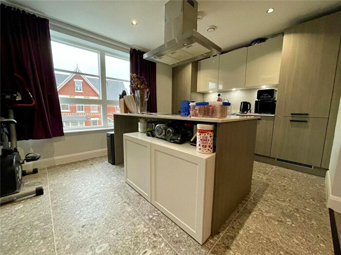 2 Bedroom Apartment To Rent In Burnaby Road, Bournemouth, Dorset, BH4