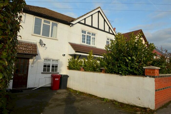 2 Bedroom Detached House To Rent In Langley Road, Slough, Berkshire SL3