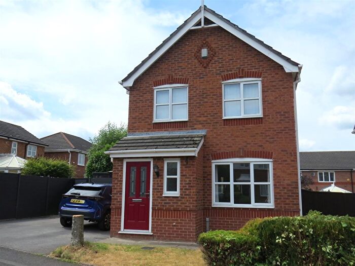 3 Bedroom Detached House To Rent In North Way, Hyde, SK14